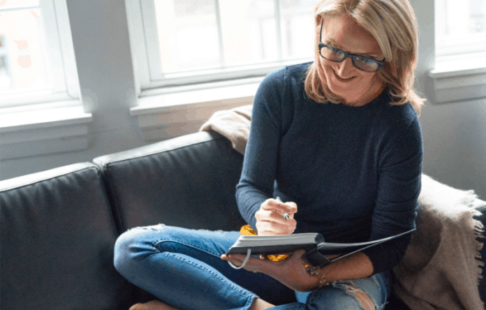 Improve Your Life in Seconds with Mel Robbins’ 5-Second Rule